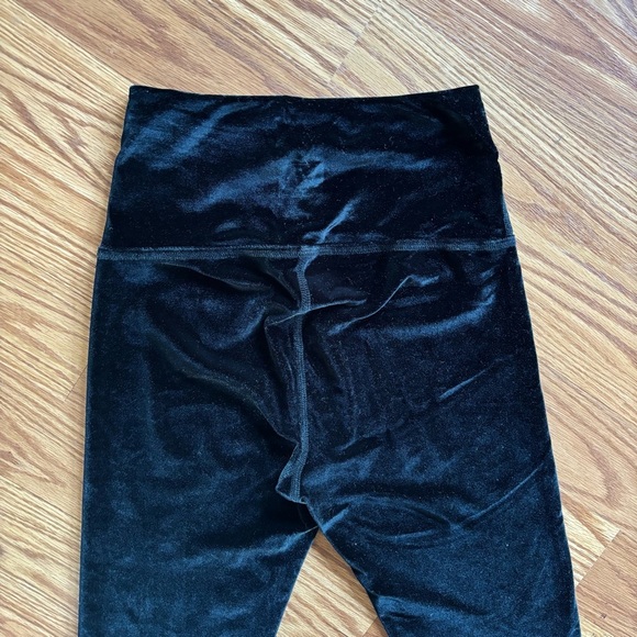 Beyond Yoga Black Velvet High Waisted Leggings XSmall - Picture 7 of 10